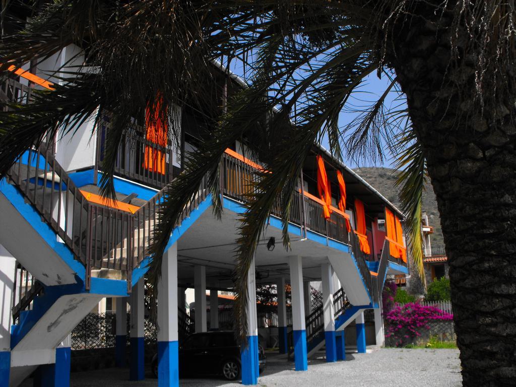 Casa Vacanze Bungalow I Girasoli Вентимилья Номер фото