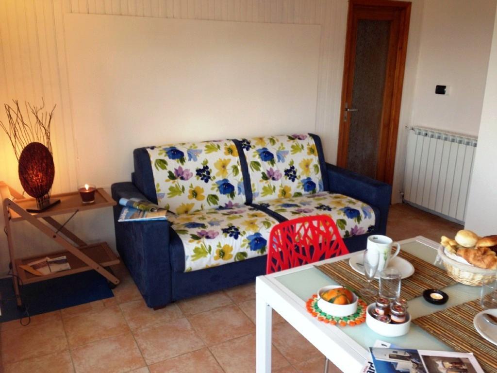 Casa Vacanze Bungalow I Girasoli Вентимилья Номер фото