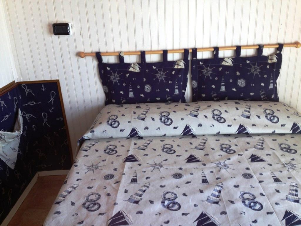Casa Vacanze Bungalow I Girasoli Вентимилья Номер фото