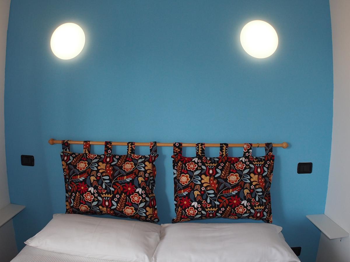 Casa Vacanze Bungalow I Girasoli Вентимилья Экстерьер фото